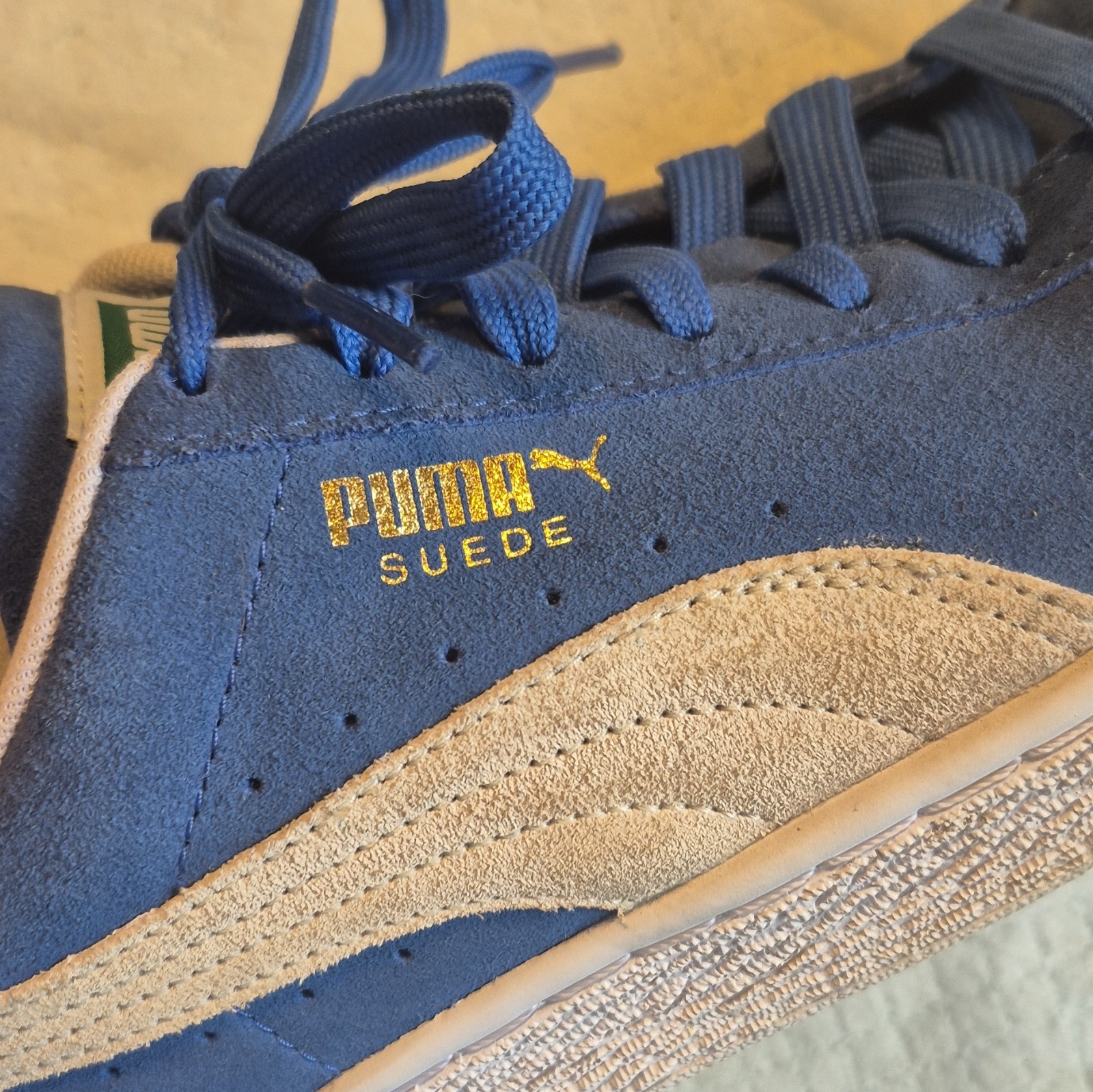PUMA Suede Blue/Beige/White Solid Suede Low Top Lace Up Men’s Sneaker
