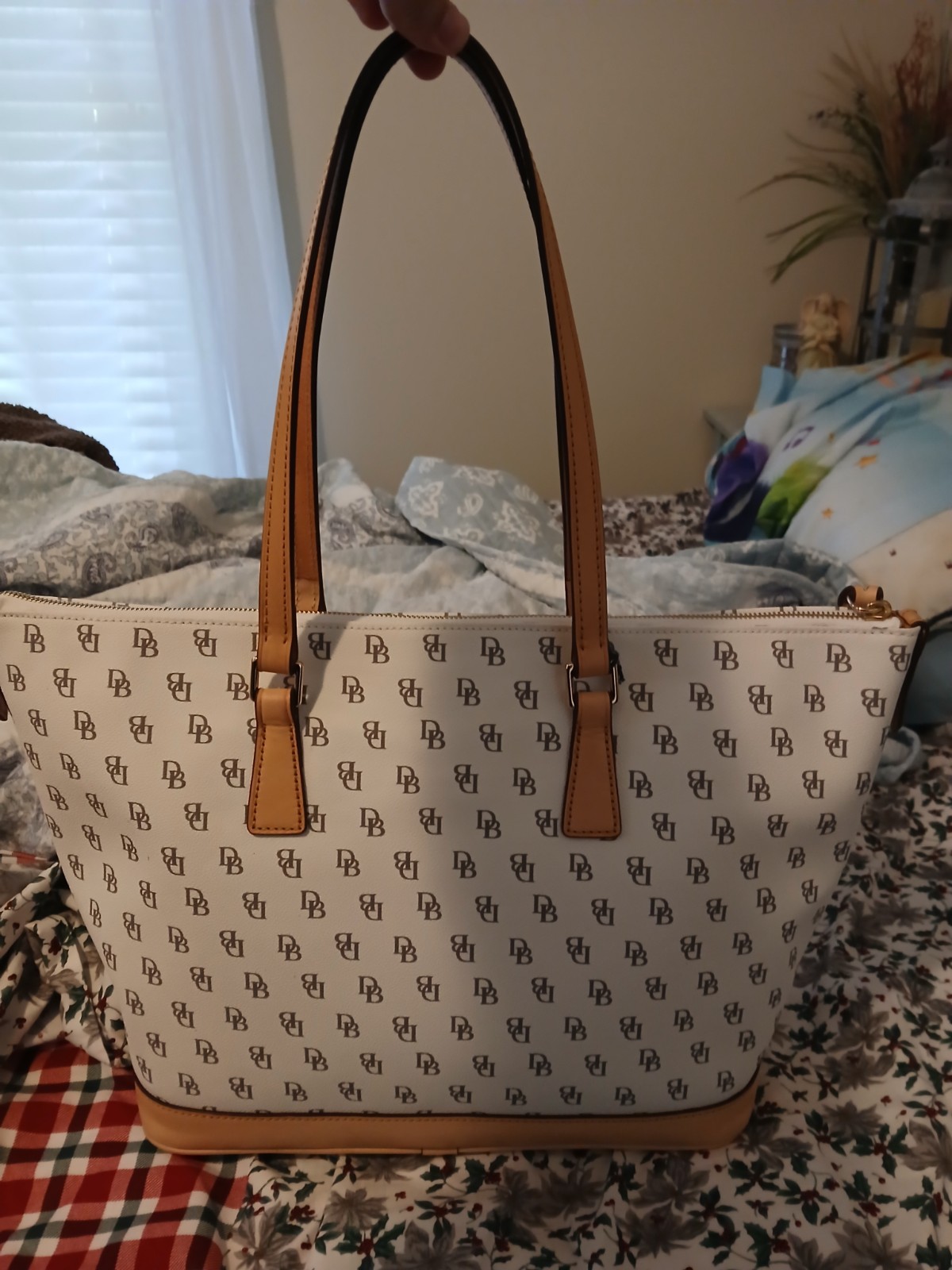 Dooney & Bourke Logo Pebbled Zip Tote Beige/Brown Double Handles Gold HW Red