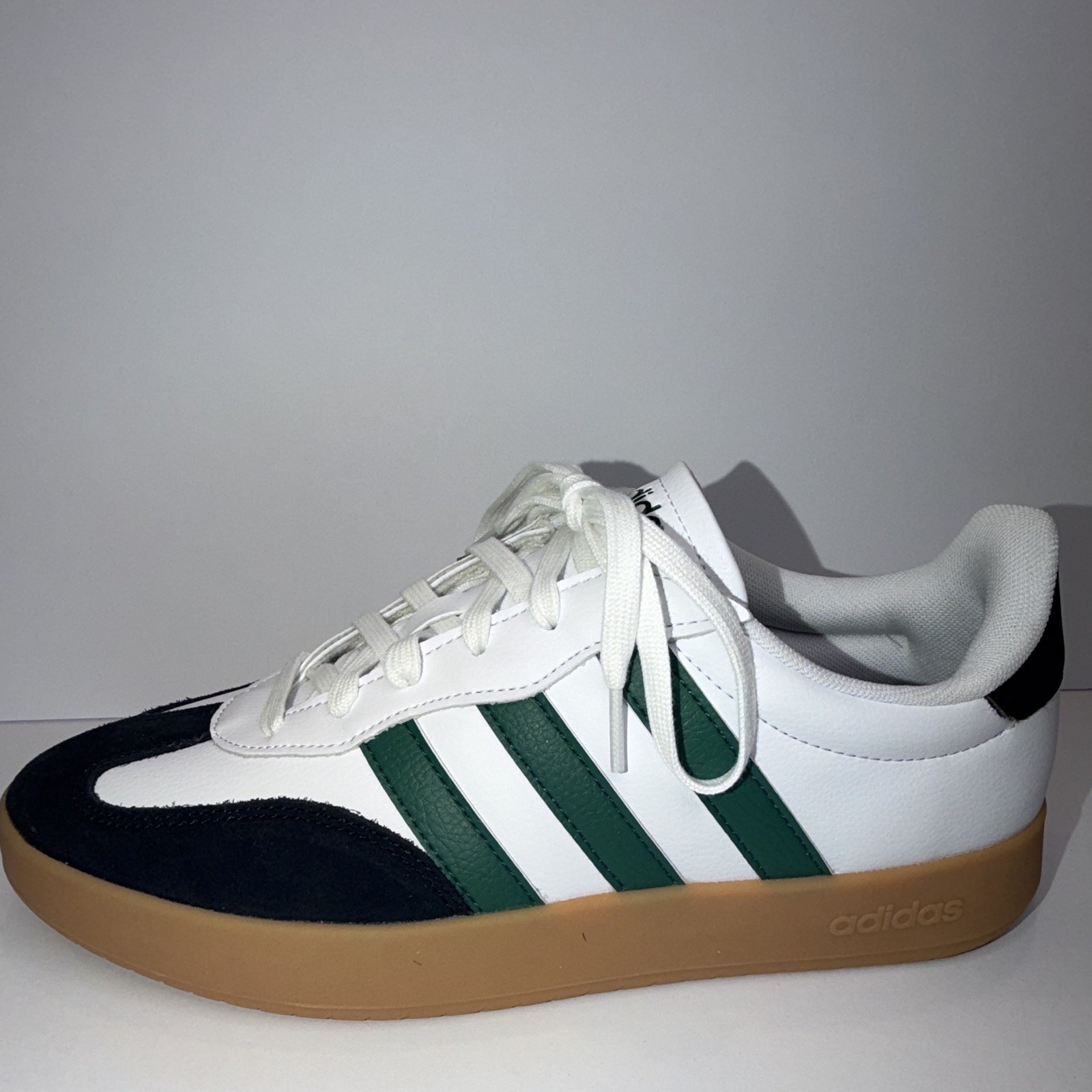 adidas Barreda Men’s Low Top Lace-Up Sneakers White/Green/Black Gum JR1323