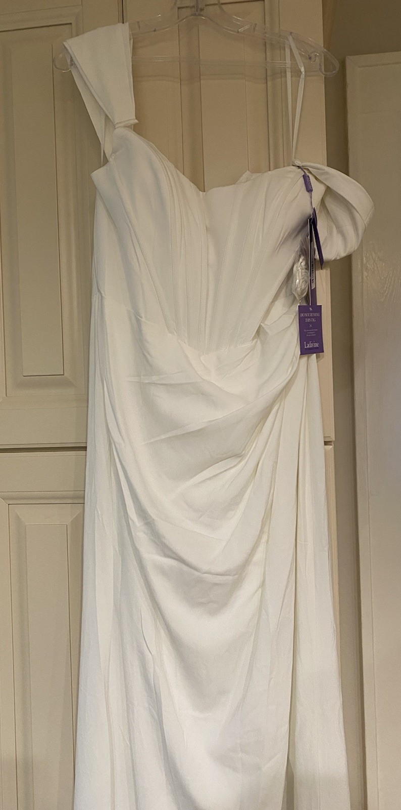 Ladivine By Cinderella Divine 16 Off White Corset Wedding Dress With Cap Sleeves