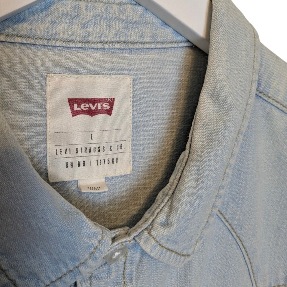 LEVI’S Barstow Pearl Snap Western Work Shirt Bleach Wash Style 3LYLW2262 – L