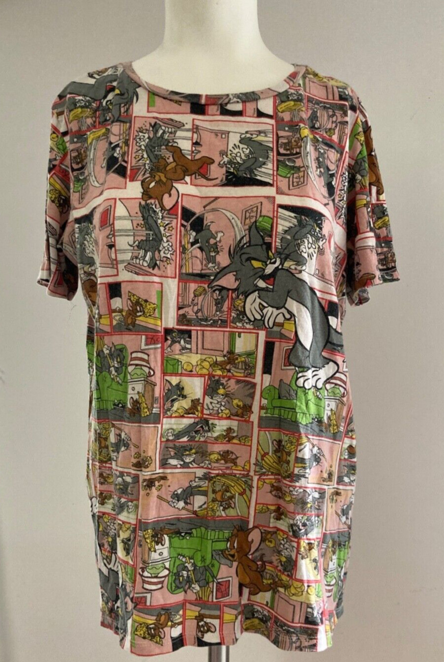 Tom and Jerry T Shirt Warner Brothers All Over Cartoon Print Size Med/Large