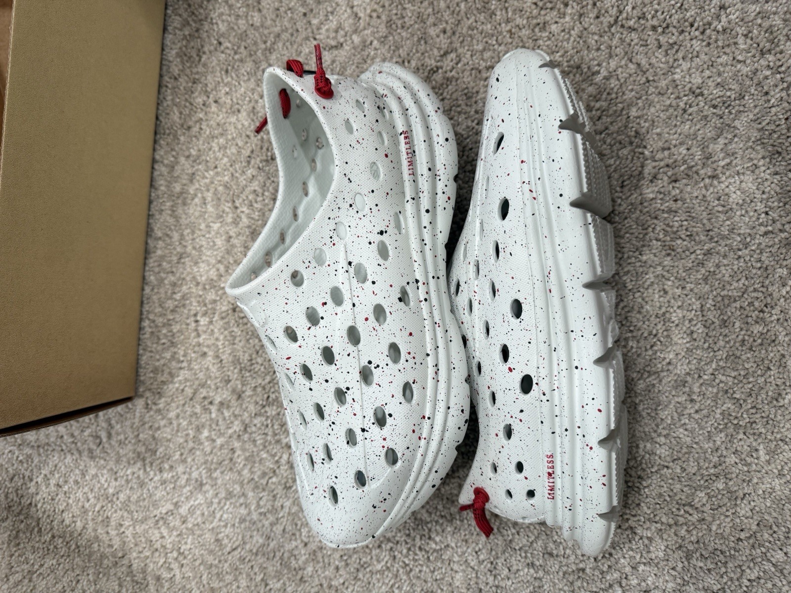 Kane Revive Breathable Slip-On Recovery Sneaker White Speckled Low Top