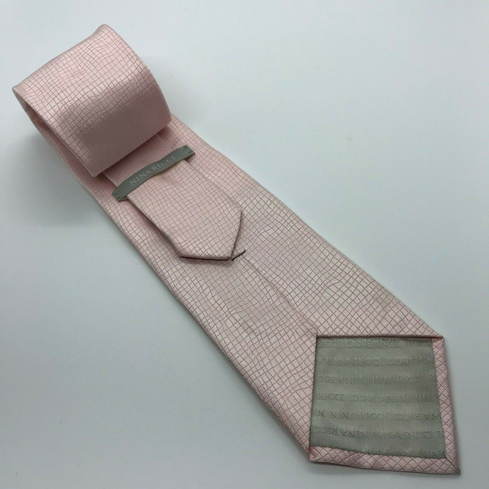 NINA RICCI 58L Mens Silk Necktie Pink Solid Patterned Tie – Made in Italy
