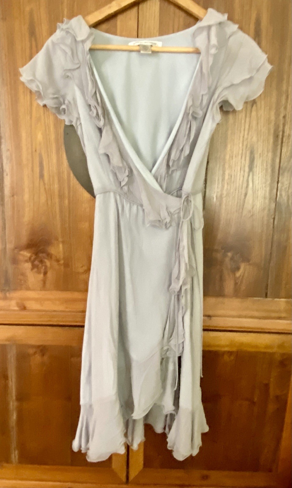 EUC Diane Von Furstenburg Lt Gray Silk Wrap Dress Size 2