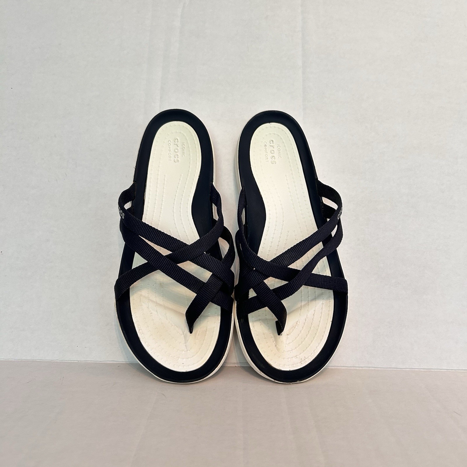 Crocs Sandals Women’s Size 8 Swiftwater Webbing Flip Flops Black & White Strappy