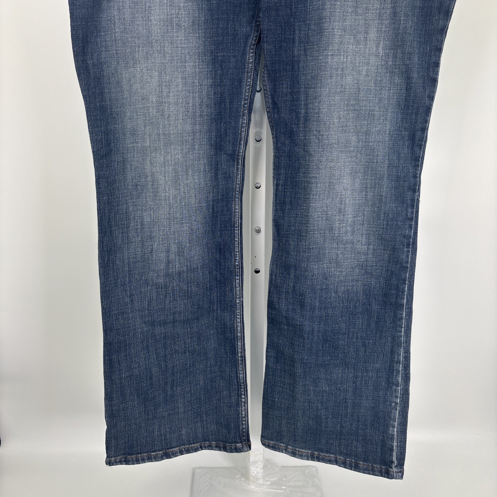 Wrangler Retro Jeans Womens 17×34 (38×34) Boot Cut Med Wash Fade Denim Western