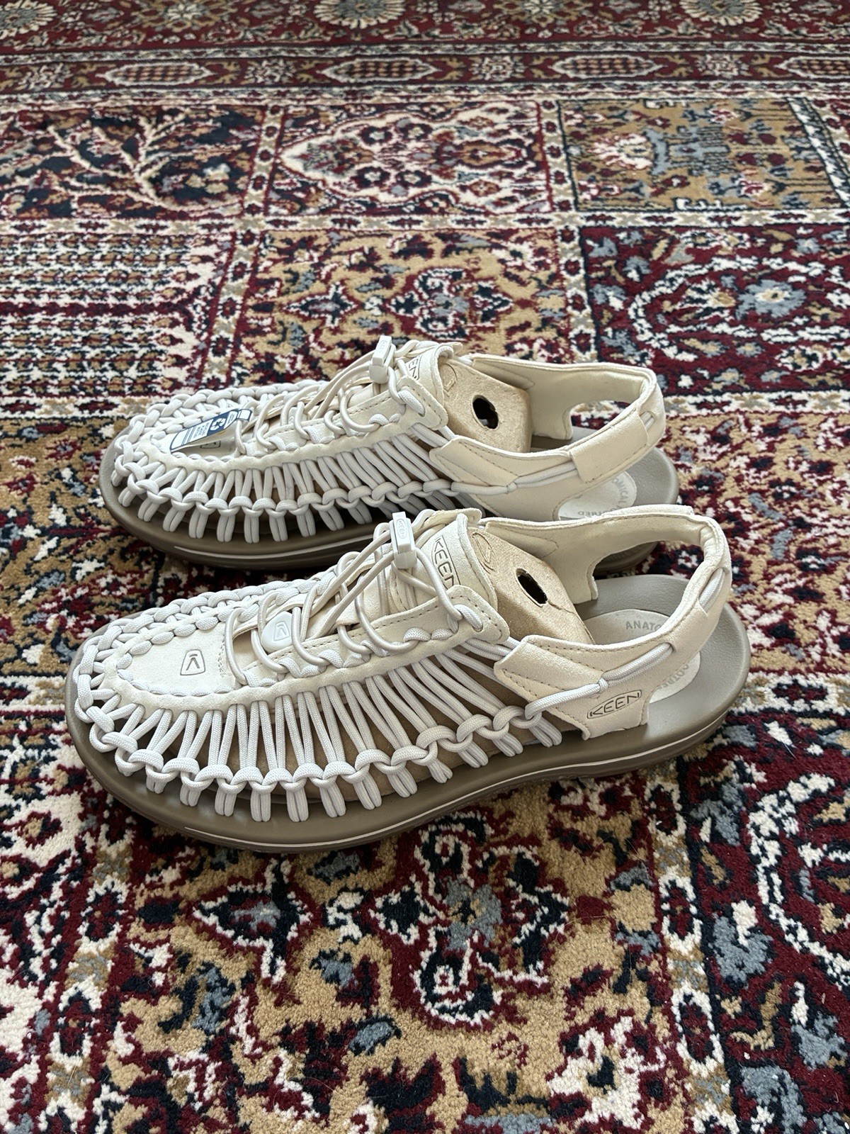 Keen Uneek White Cap Cornstalk Sandals Women’s 10