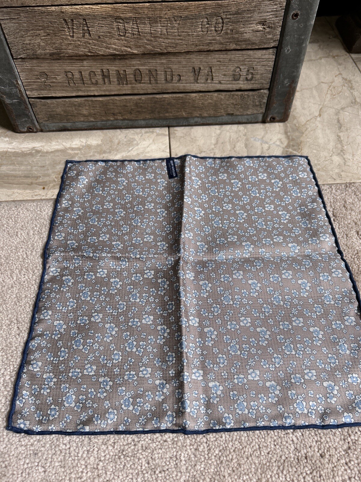 GEOFF NICHOLSON silk double faced men’s pocket square flower plaid 12.5″ x 12.5″