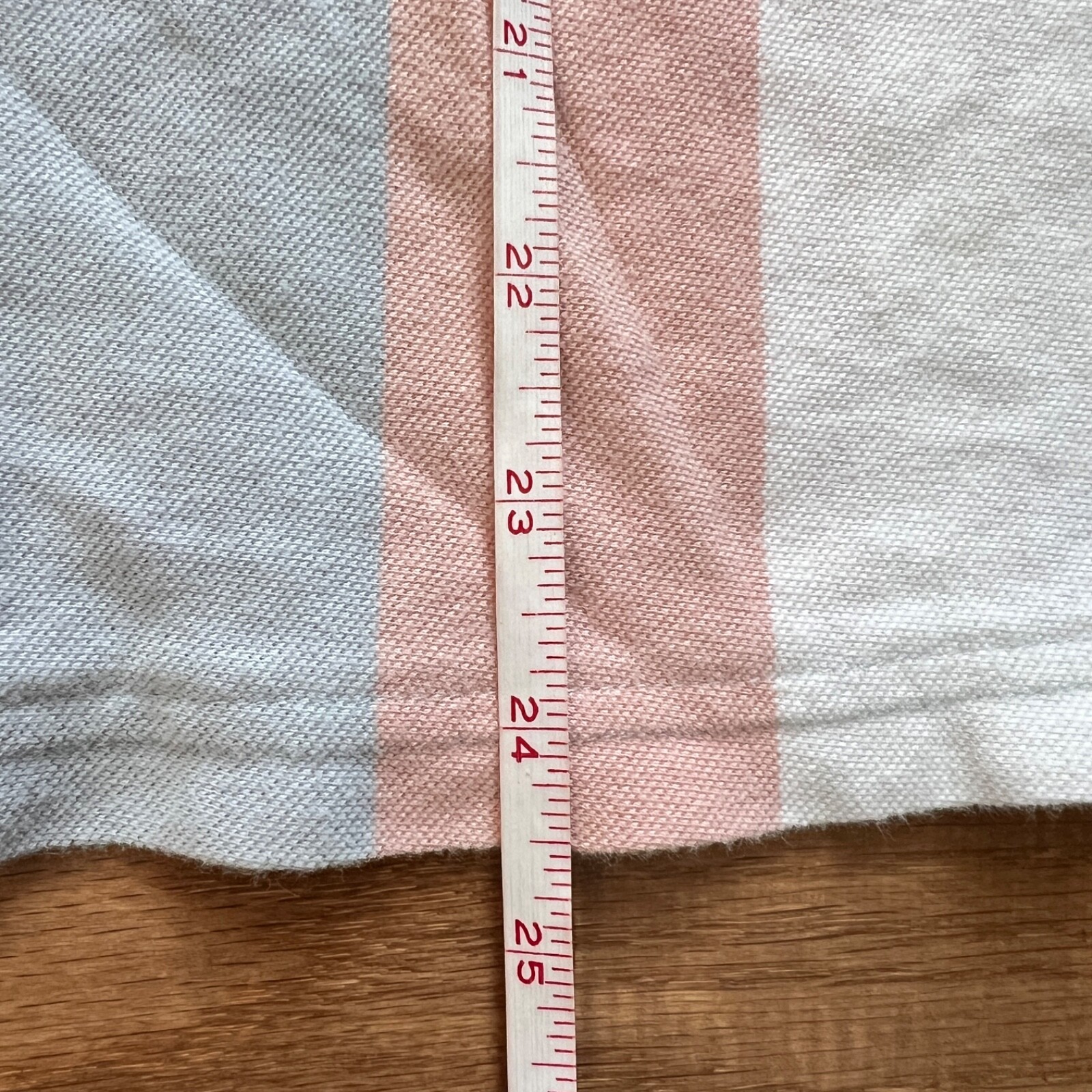 Guess T-Shirt Men’s Size S Vertical Stripe White/Pink/Gray