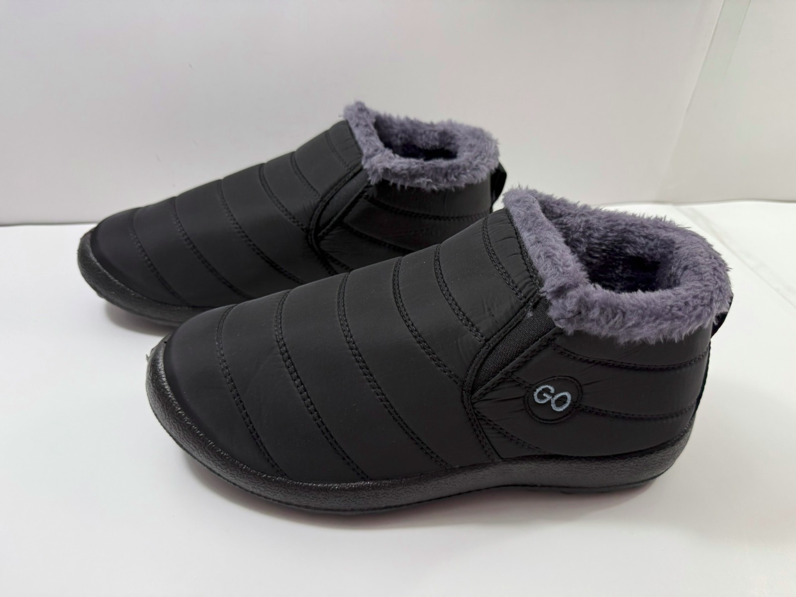 Women’s GO Winter Shoes Size 10 (US) (They are sized 43 in Chinese sizing) Black