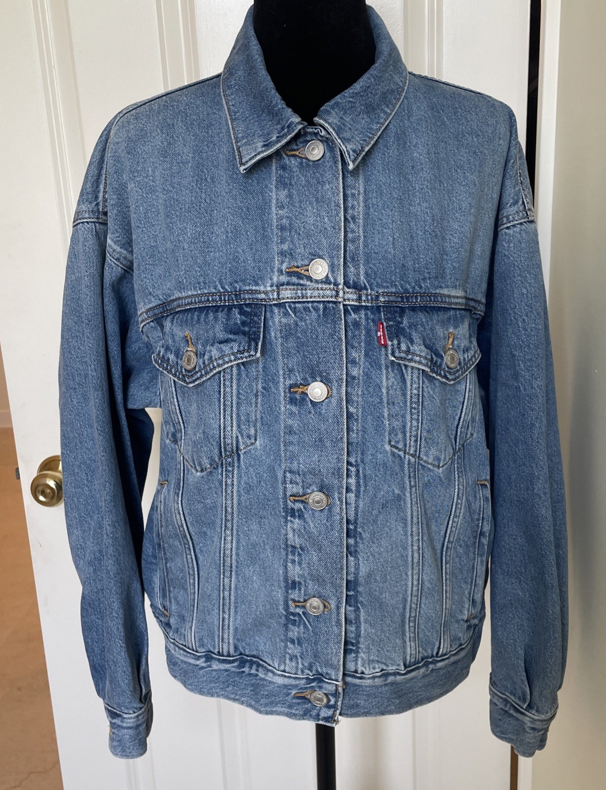 Vintage Levis Woman Denim Trucker Jacket Size S Cotton Blend Logo Metal Buttons