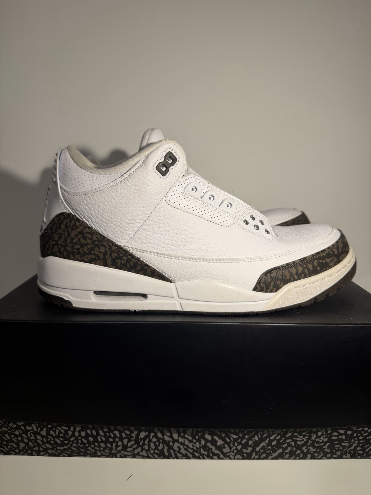 Nike Air Jordan 3 Retro Mocha 2018 White Dark Mocha Size 11 136064-122 OG Box