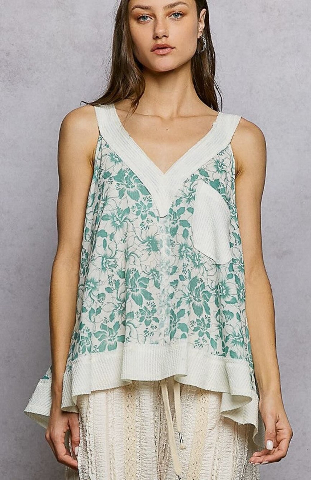 POL Floral V-Neck Flowy Top with Front Pocket – Sage