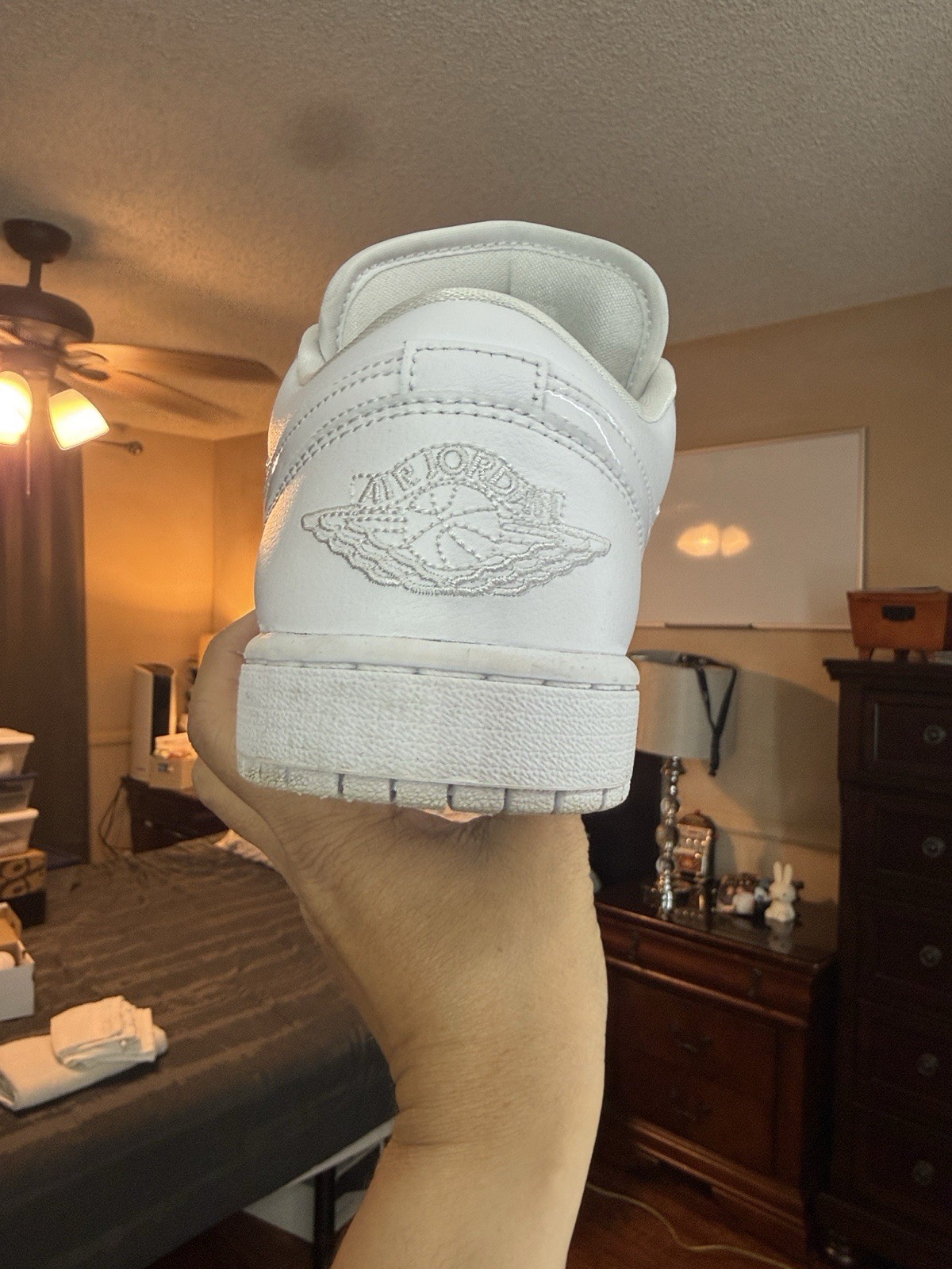 Jordan Air Jordan 1 Low Men’s White Low Top Lace-Up Athletic Sneakers