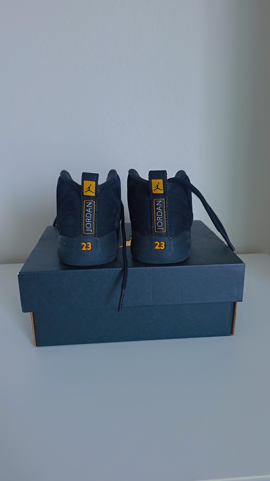 Jordan 12 Retro (TD) Black/Gold Toddler Leather Mid Top Sneakers US 8C