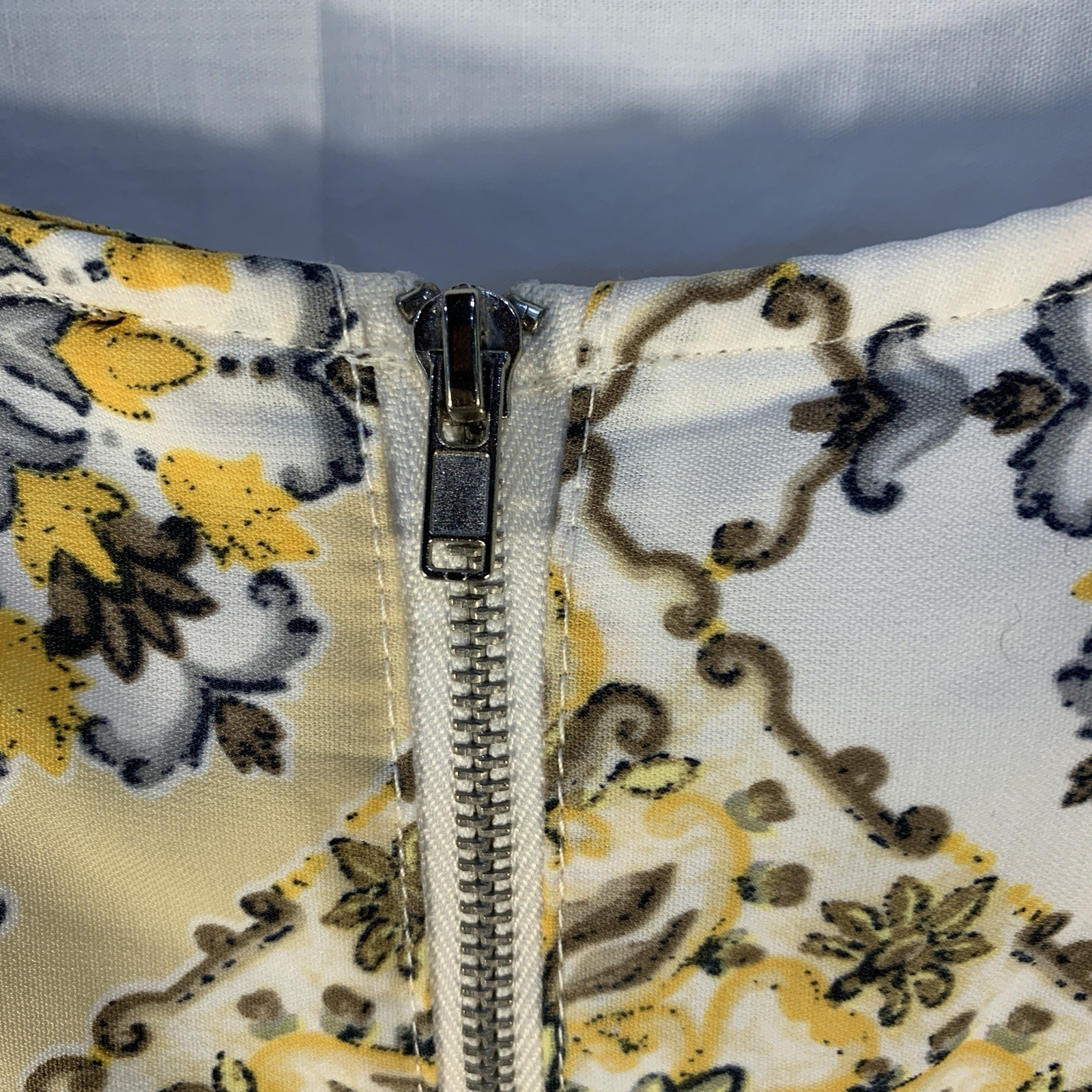 Dandy Lion Yellow, Medallion Floral Tile Print Shift Dress Size SM Short Sleeve