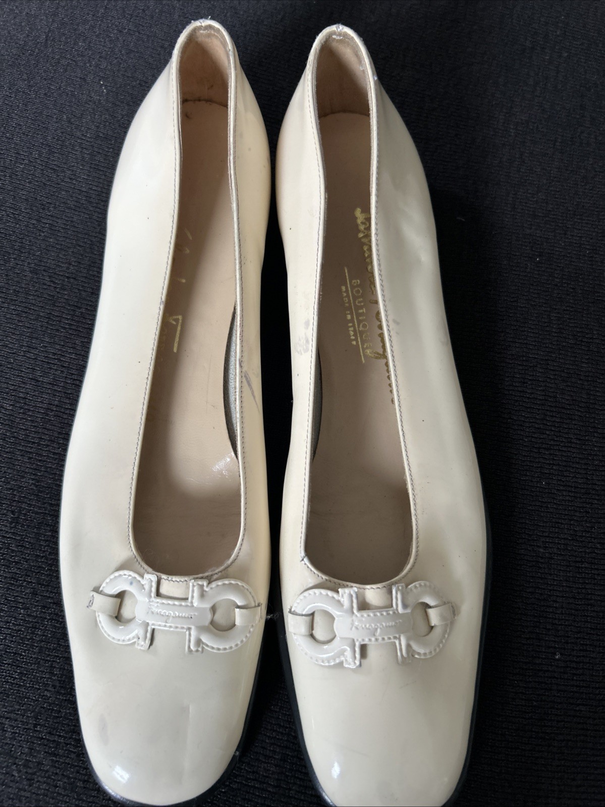 Salvatore Ferragamo Paten Leather Size 7.5. 4A. Made Italy Woman Shoes Beige