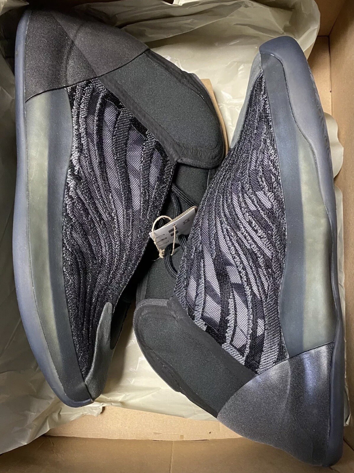 Size 7.5 and 9 – Yeezy QNTM Onyx Gx1317 rare 2021