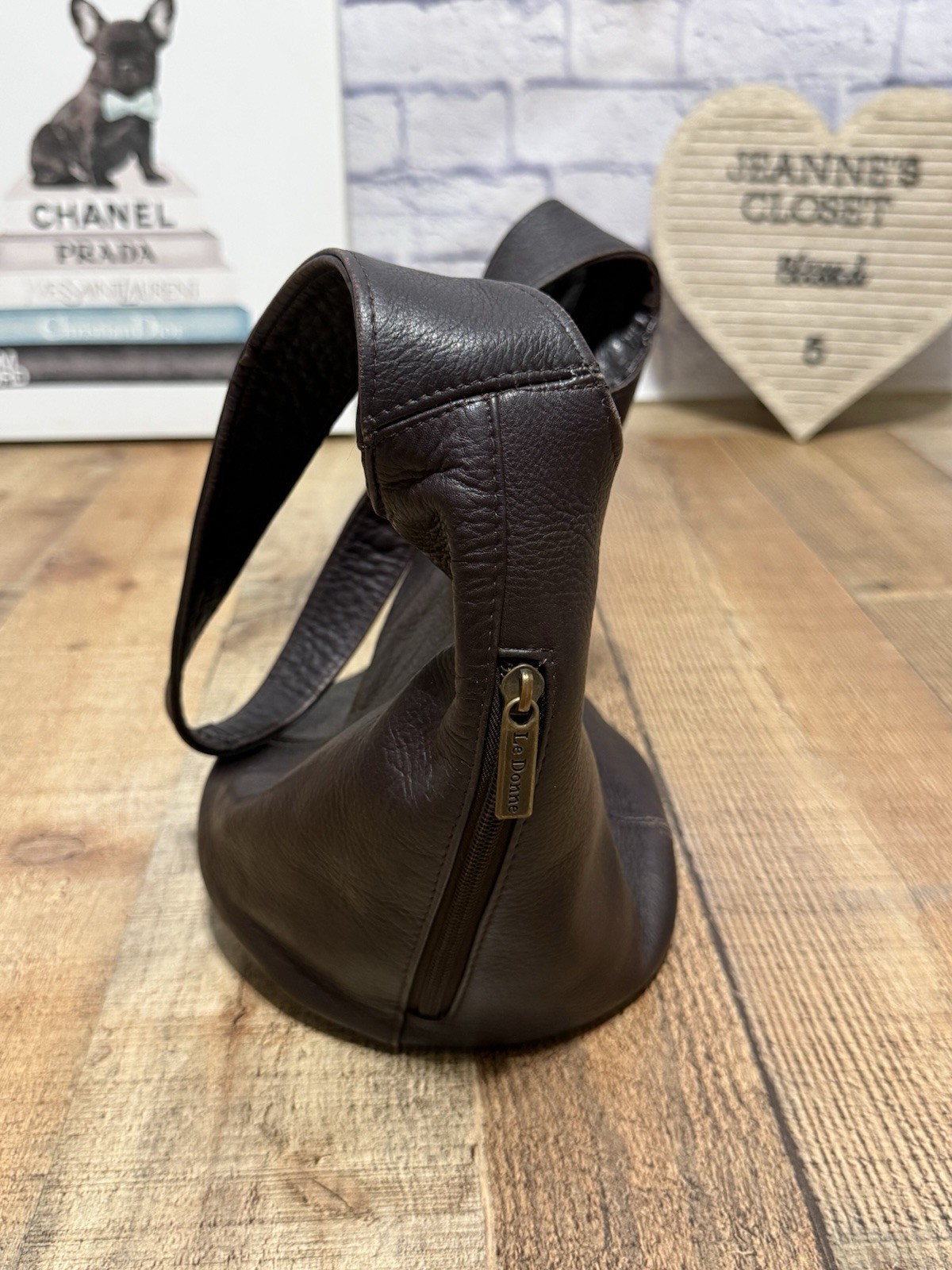 Le Donne Leather Single Strap Brown Shoulder Bag Side Zip Pocket