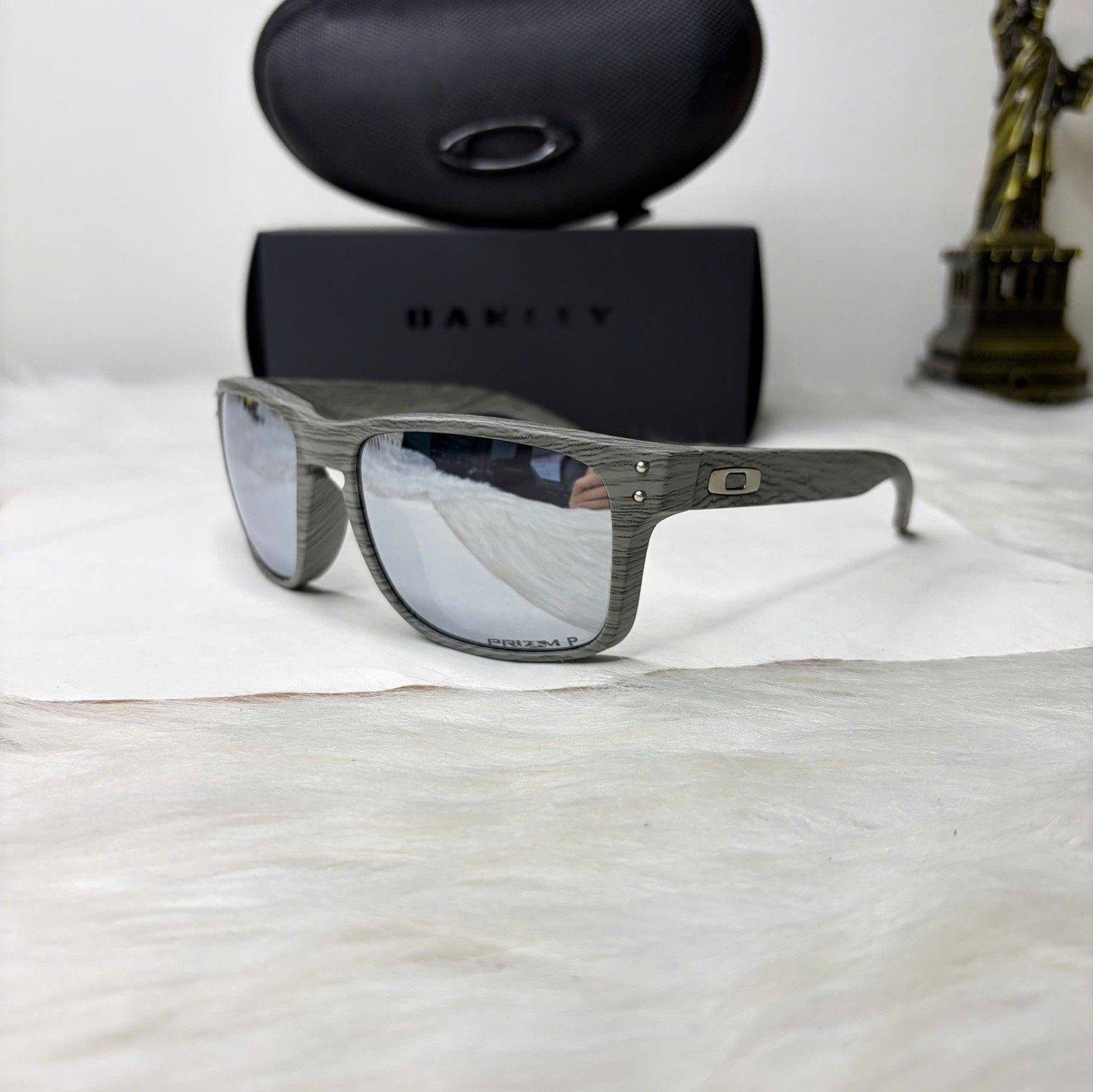 Oakley Holbrook Grey Woodgrain Sunglasses Silver Mirror Polarized UV400 Unisex