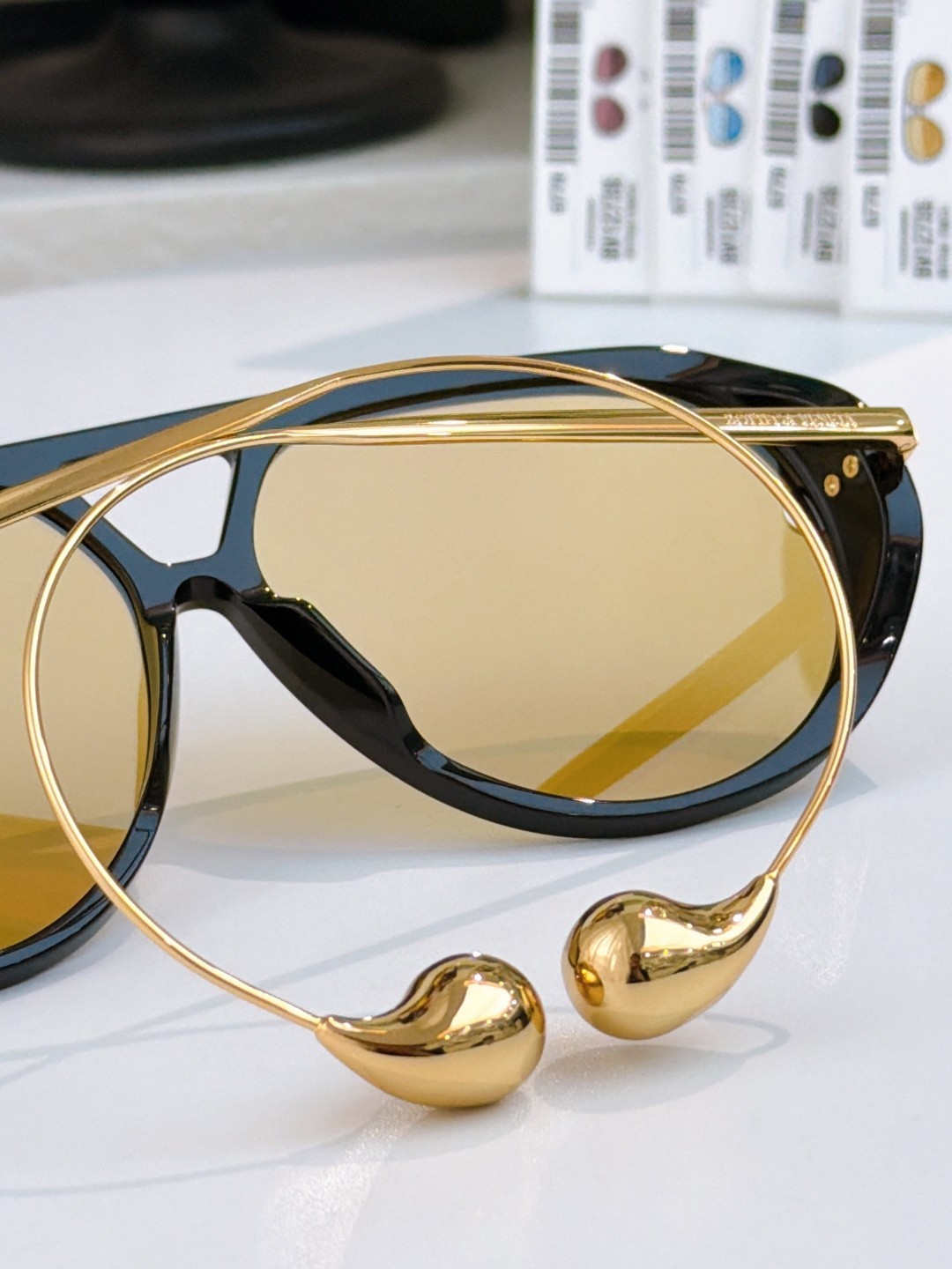 BOTTEGA VENETA 1436 DROP BV1436S Metal Gold Black Unisex Oversized Sunglass 001