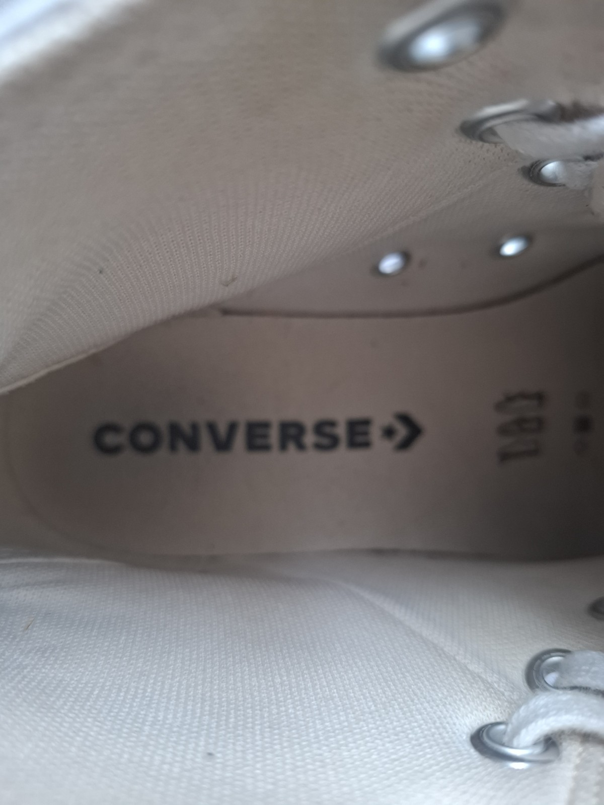 Converse Chuck Taylor All Star High Top White Canvas Lace-Up Sneakers Women’s