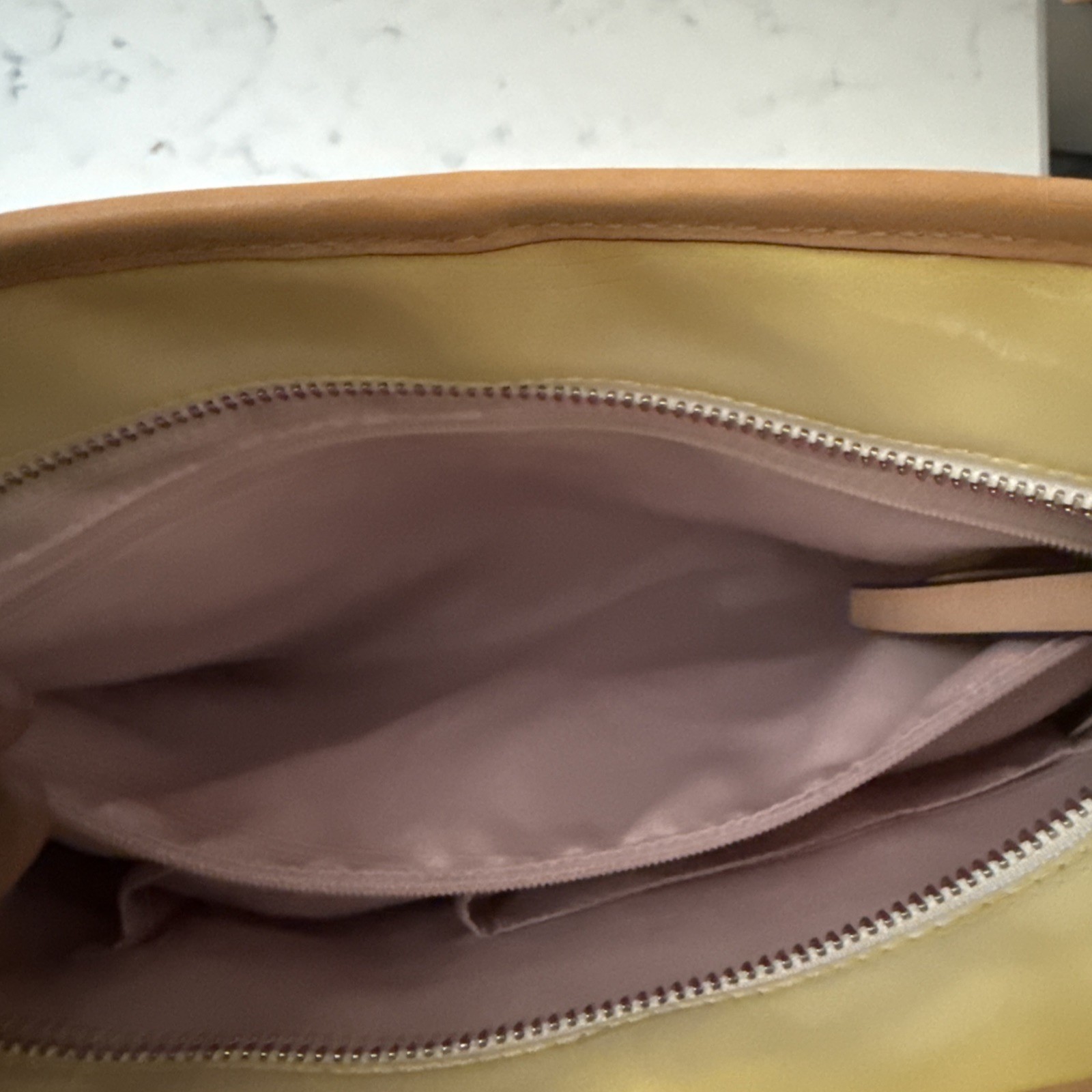 VTG Coach Peyton F22322 Patent Leather Embossed Tote Yellow Tan Trim Bag Wallet