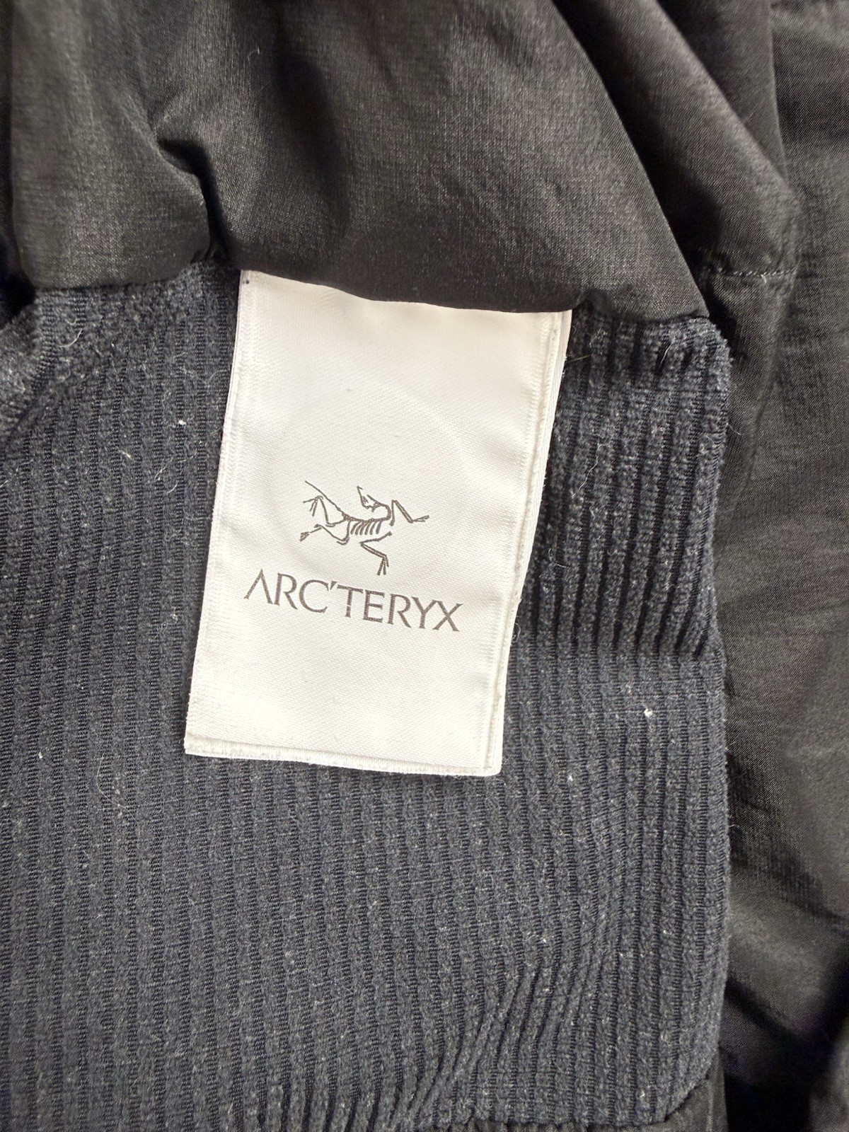 Arc’teryx Atom SL Men’s Anorak Hoody Jacket 3/4 Zip, Black, Size L