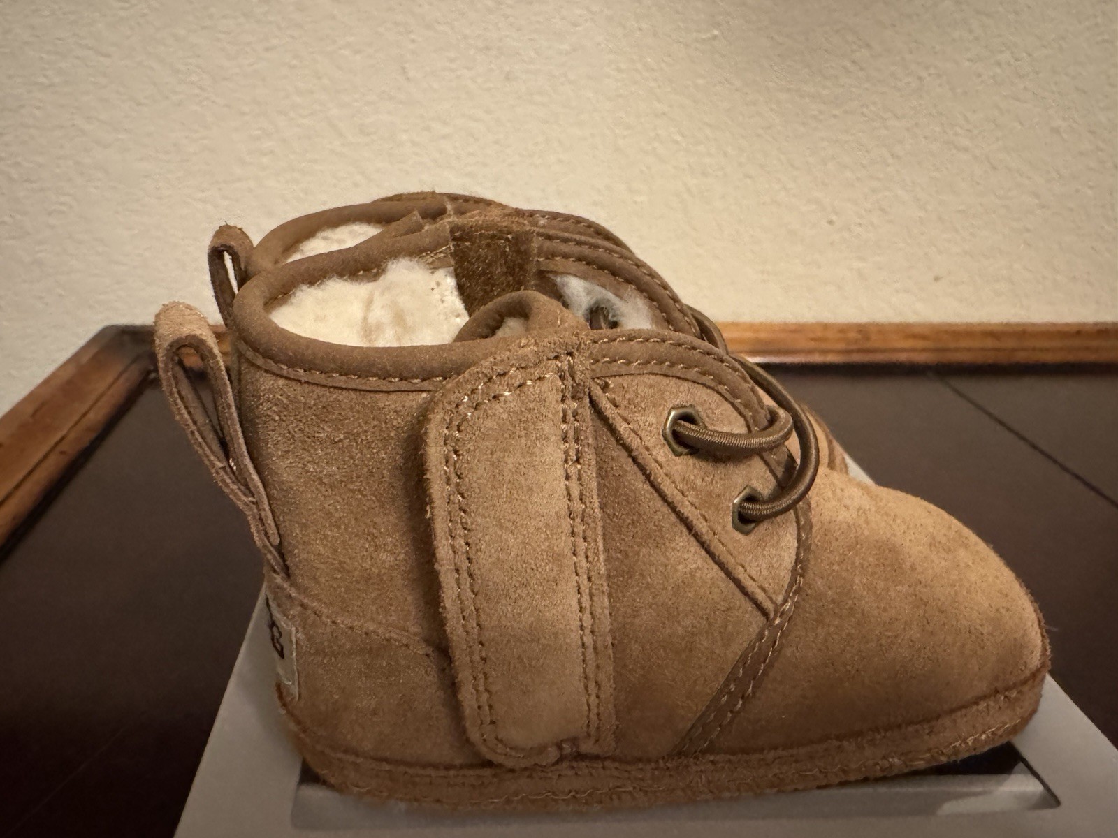UGG Baby Neumel Boots Slipper Shoes Chestnut Size 04/05 12-18 Months NEW In Box