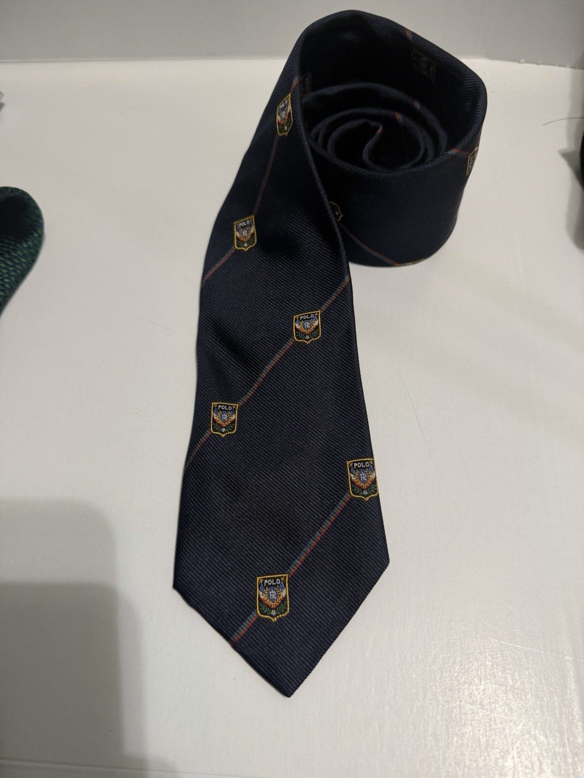 Polo Ralph Lauren Silk Woven made by hand Men’s Tie Navy Striped Crest 55″, 3″
