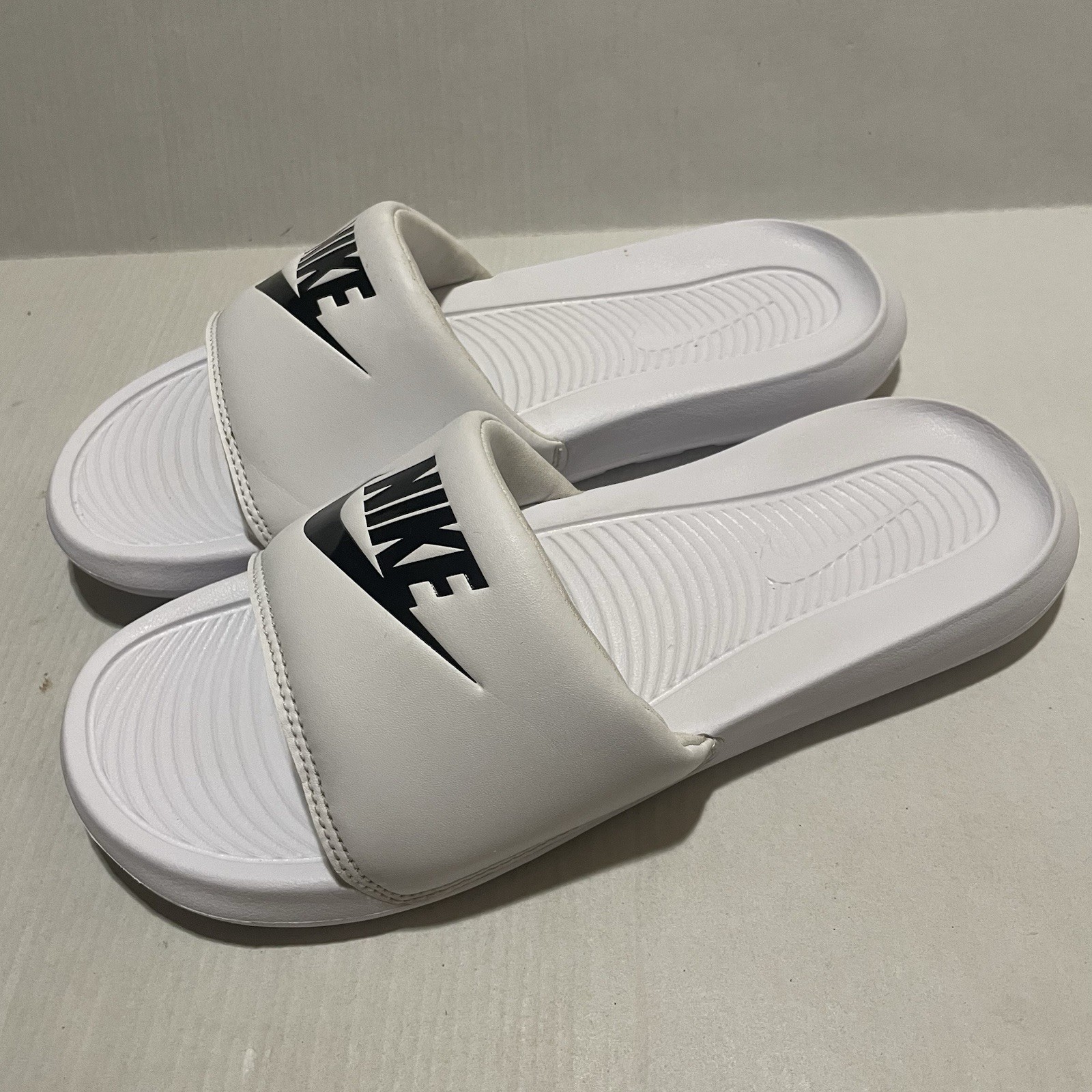 Nike Victori One Mens Slide Sandal White Size 8