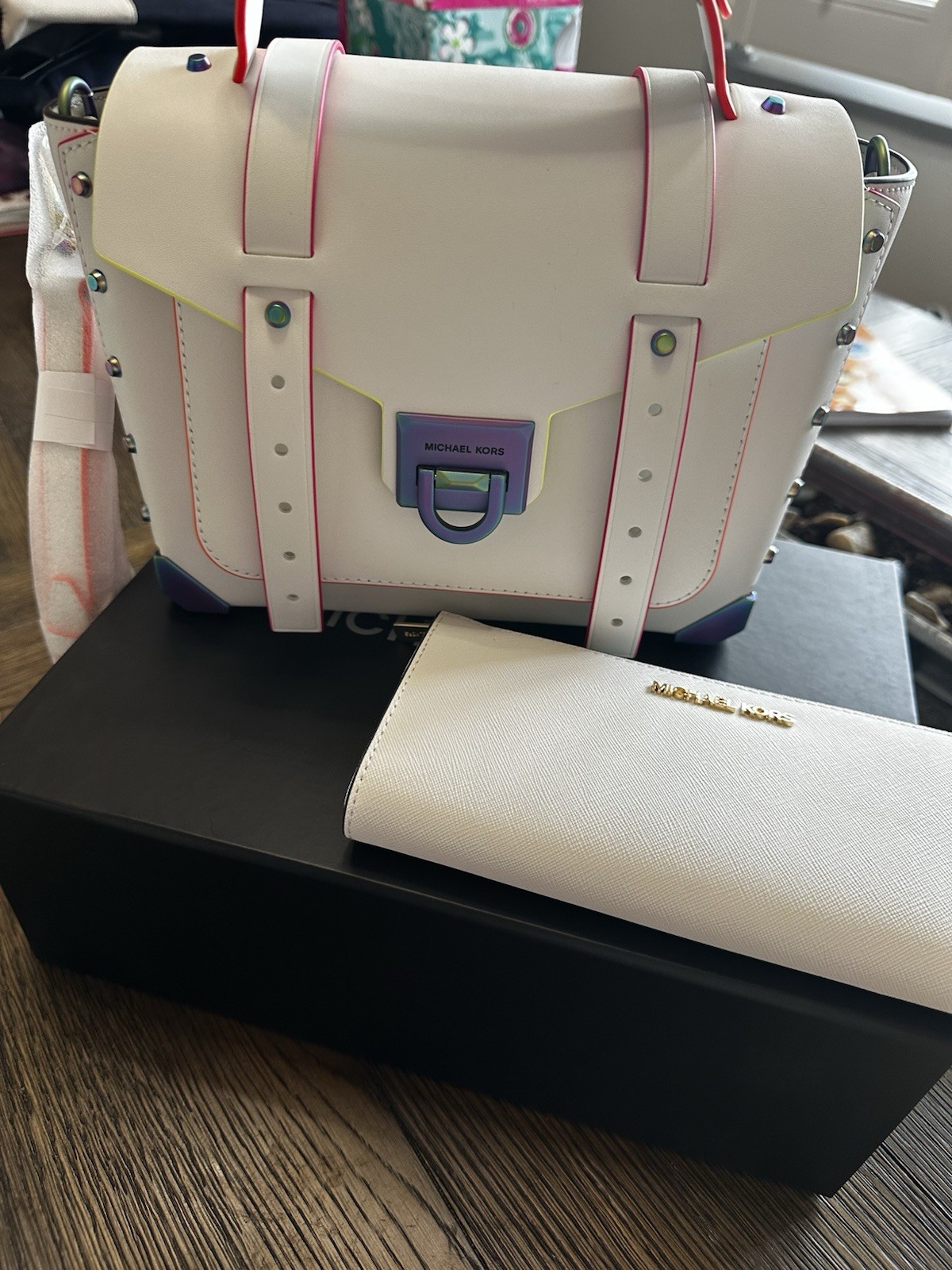 NWT Michael Kors Manhattan Medium Satchel Leather Optic White & Wallet Set