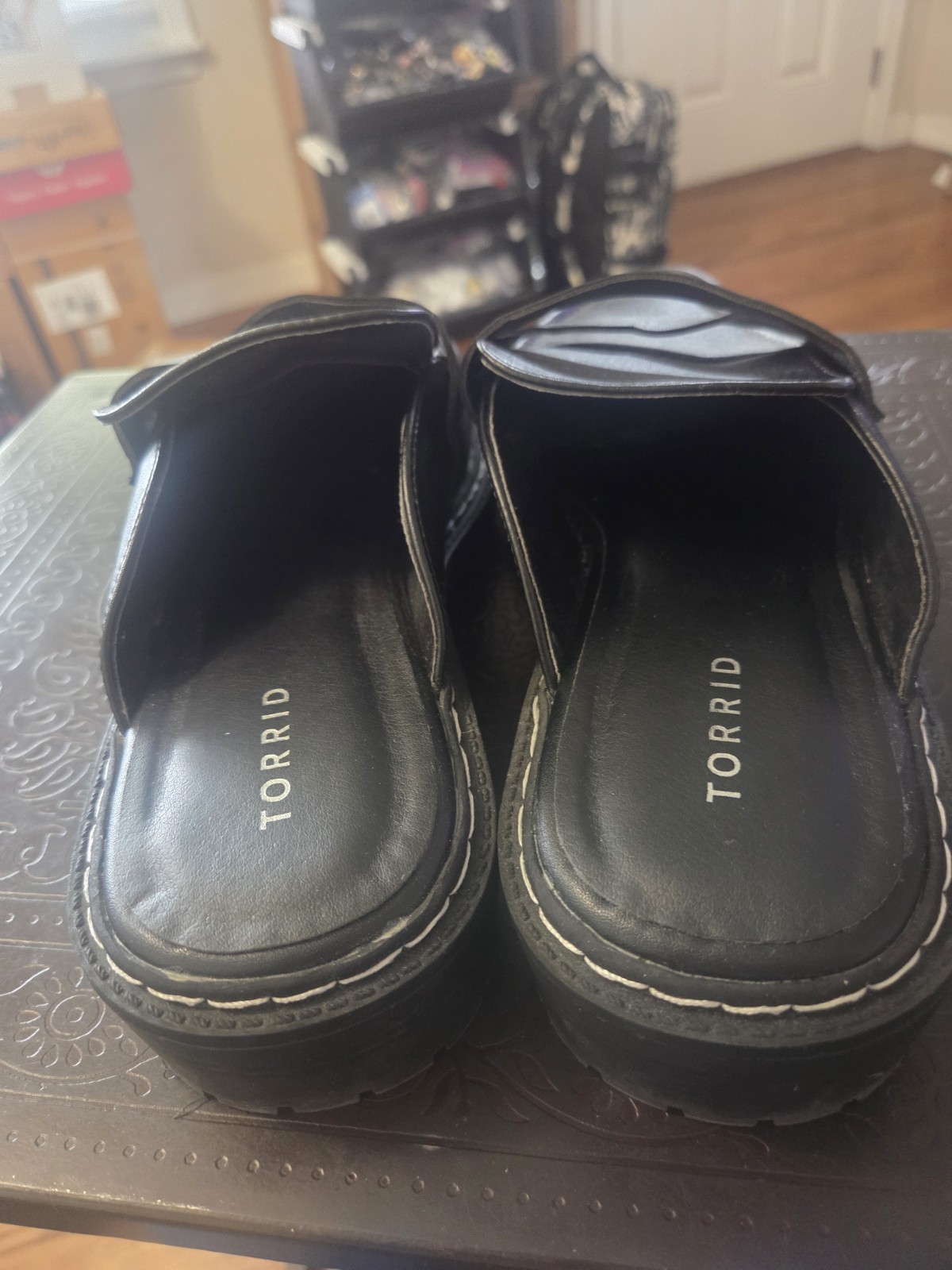 TORRID WOMENS SHOES SIZE 10.5 W WIDE