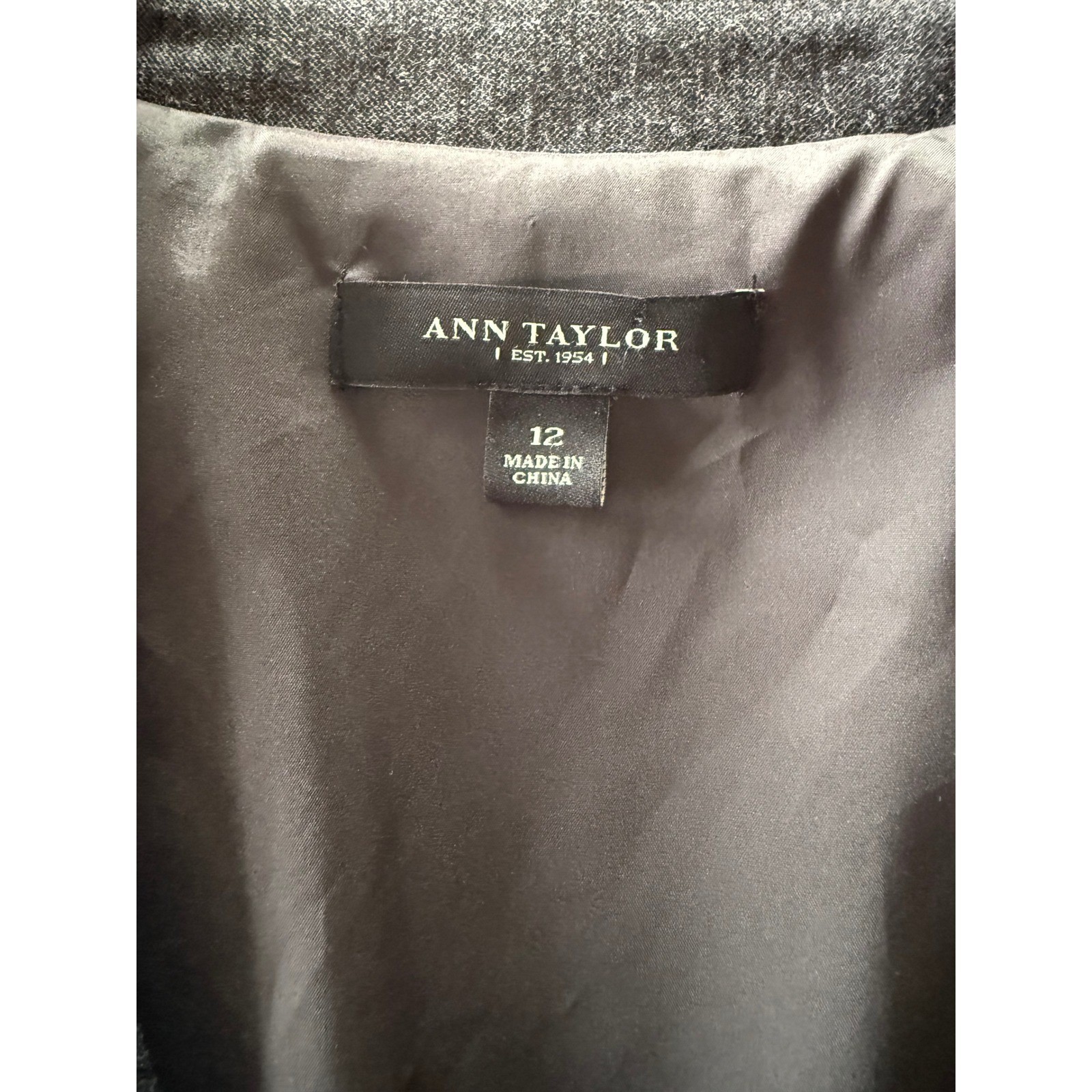 Ann Taylor Size 12 Gray Virgin Wool Blend Blazer Modern Classic Business Career