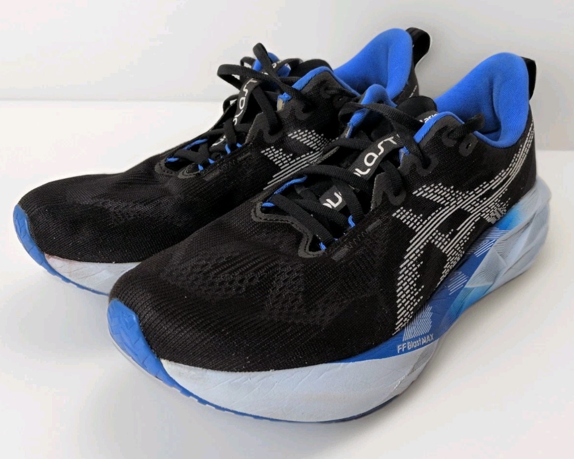 Asics Men’s Novablast 5 Running Shoe Black White Blue Sneaker Sz 11