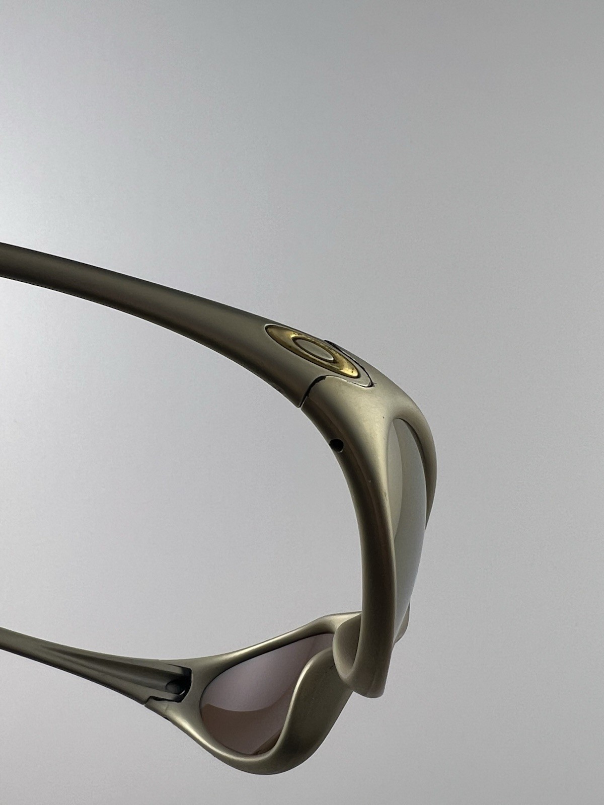 Oakley Minute 1.0 FMJ Platinum Frame Gold Iridium Lens Gold Icons 04-082 XX