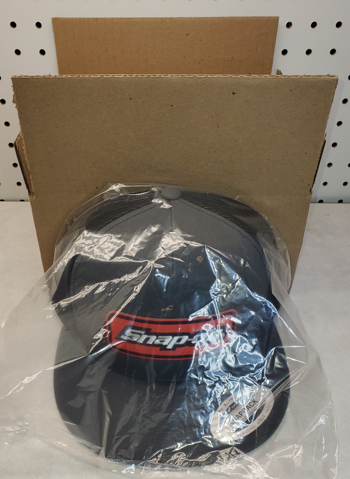 Snap-on Patch Yupoong Trucker Hat / YP Classic 6006 / Snapback Charcoal/Black
