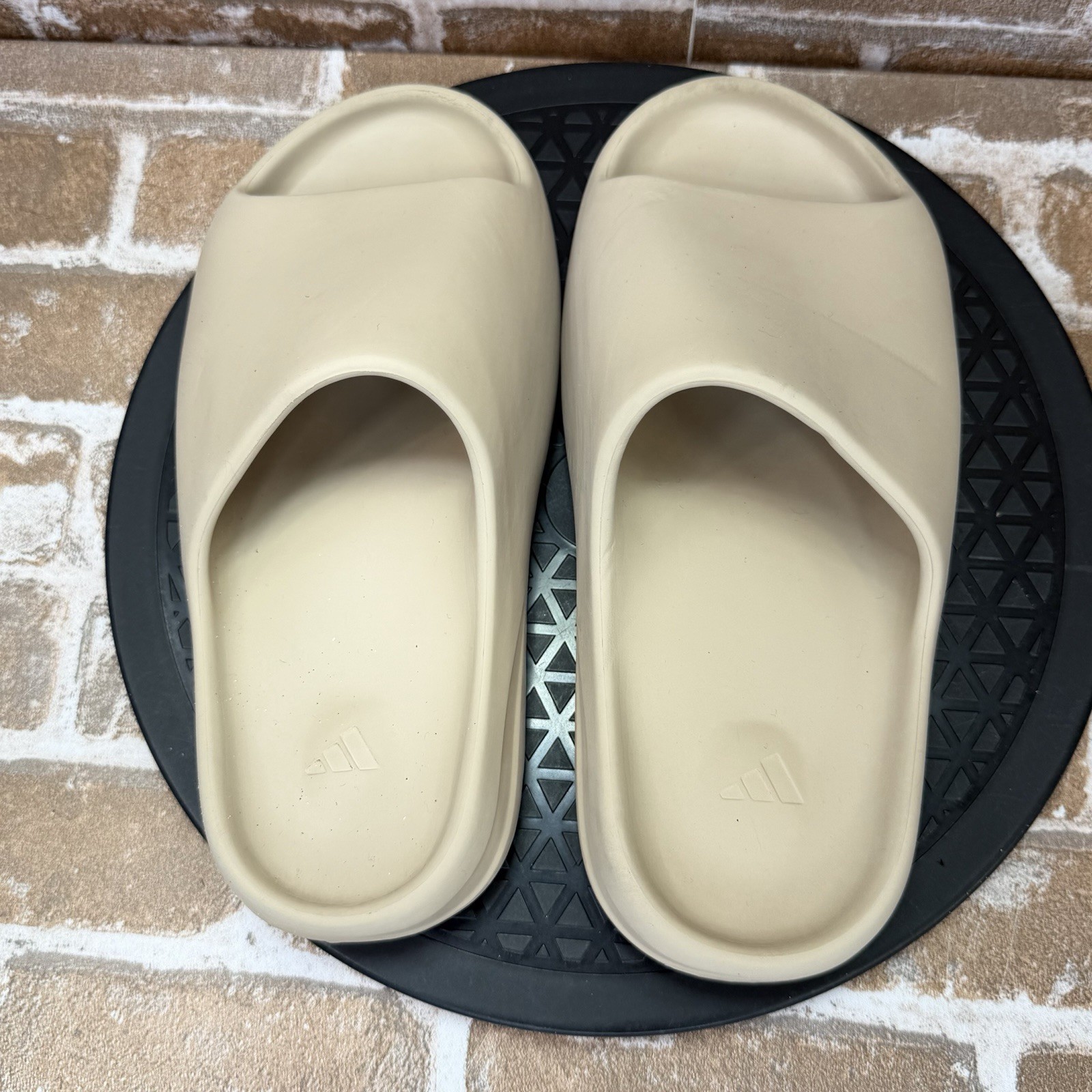 Adidas Yeezy Slide Bone Slipper Sandals FZ5897 YZY Unisex Size 7