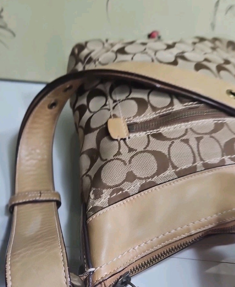 Coach #10403 Signature Canvas CC Monogram Hobo Shoulderbag 10.5x10x2