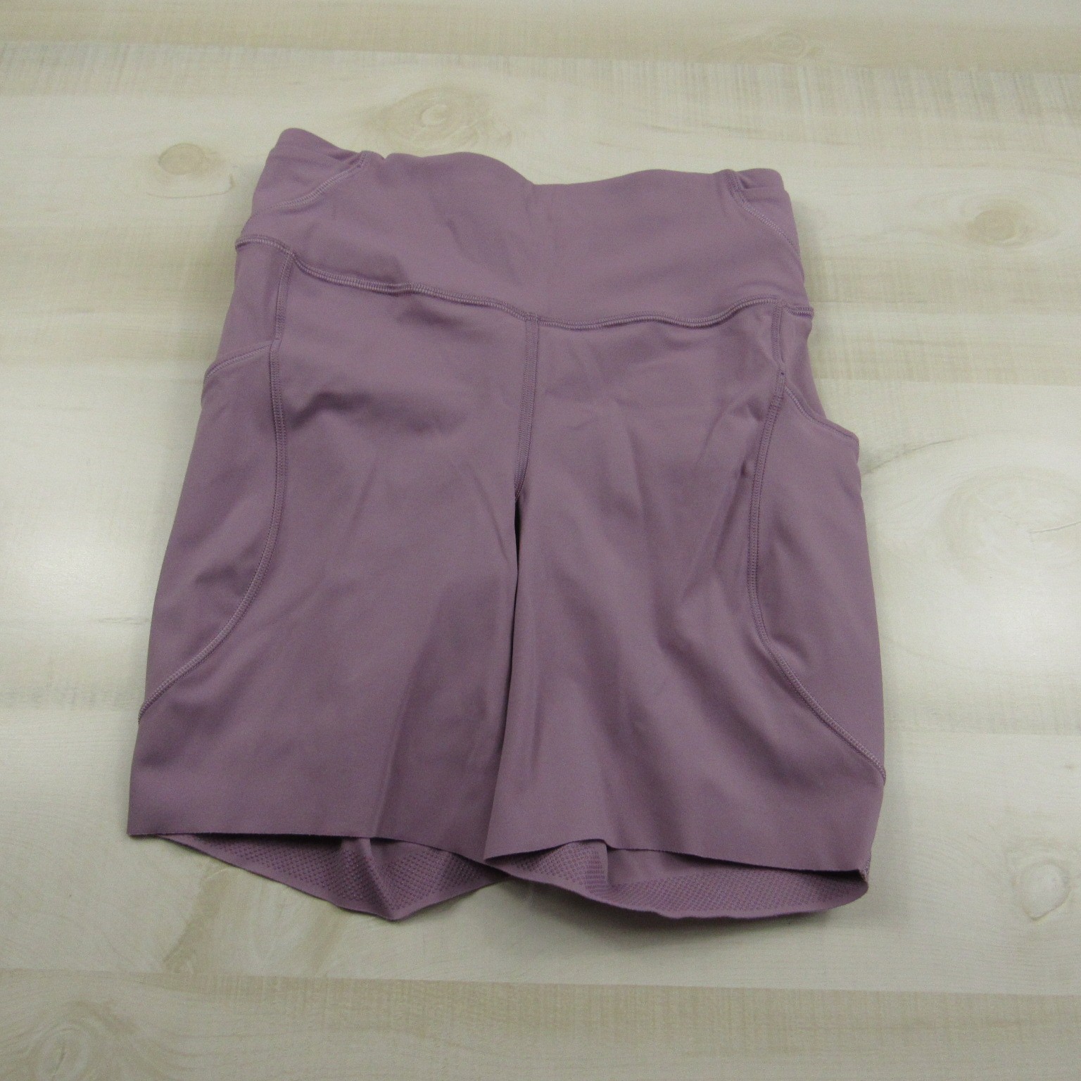 Lululemon Shorts Womens 4 Purple Align Athleisure Gym Yoga Active Stretch