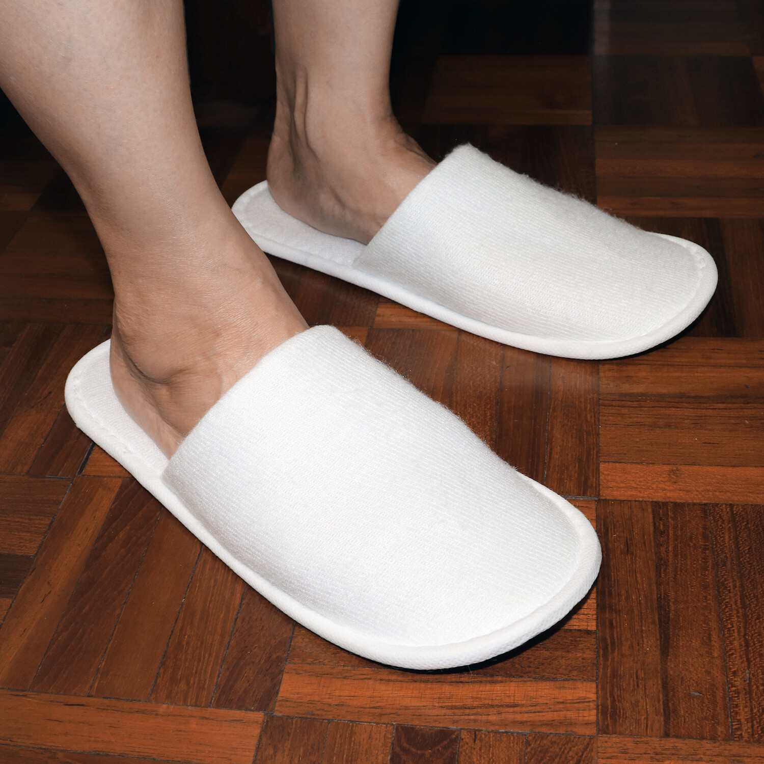 Disposable Slippers Closed Toe Spa Slippers White Non-Slip Hotel Travel Guest