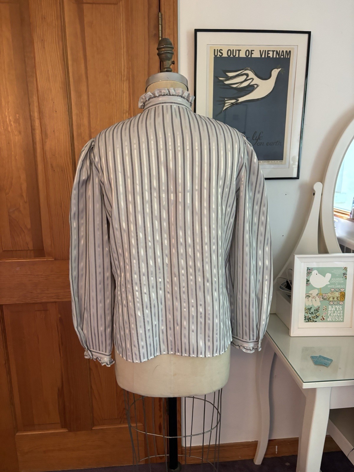 White Stag Vintage BOw Blouse In Grey And Black. Size 16, Fits Like A 10.