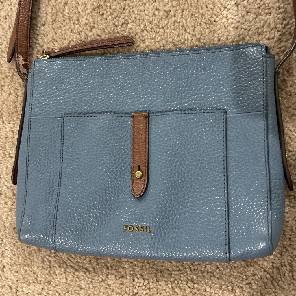 Fossil pebbled blue Gemma crossbody bag brown strap zip closure inner pockets
