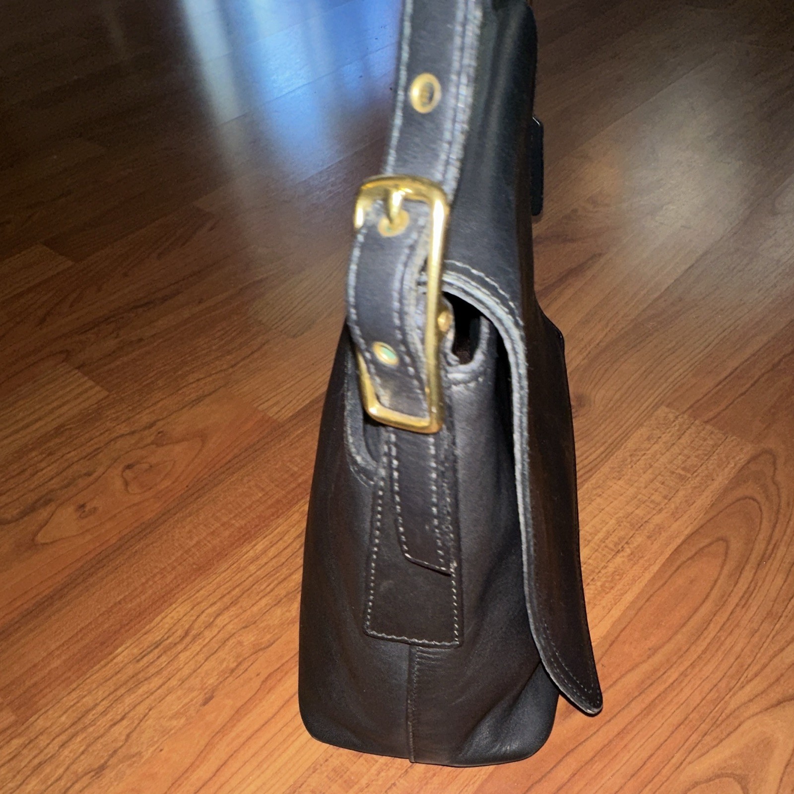 Coach Black Medium Shoulder Bag, Magnetic Flap & Zip, Gold Hardware, Lined