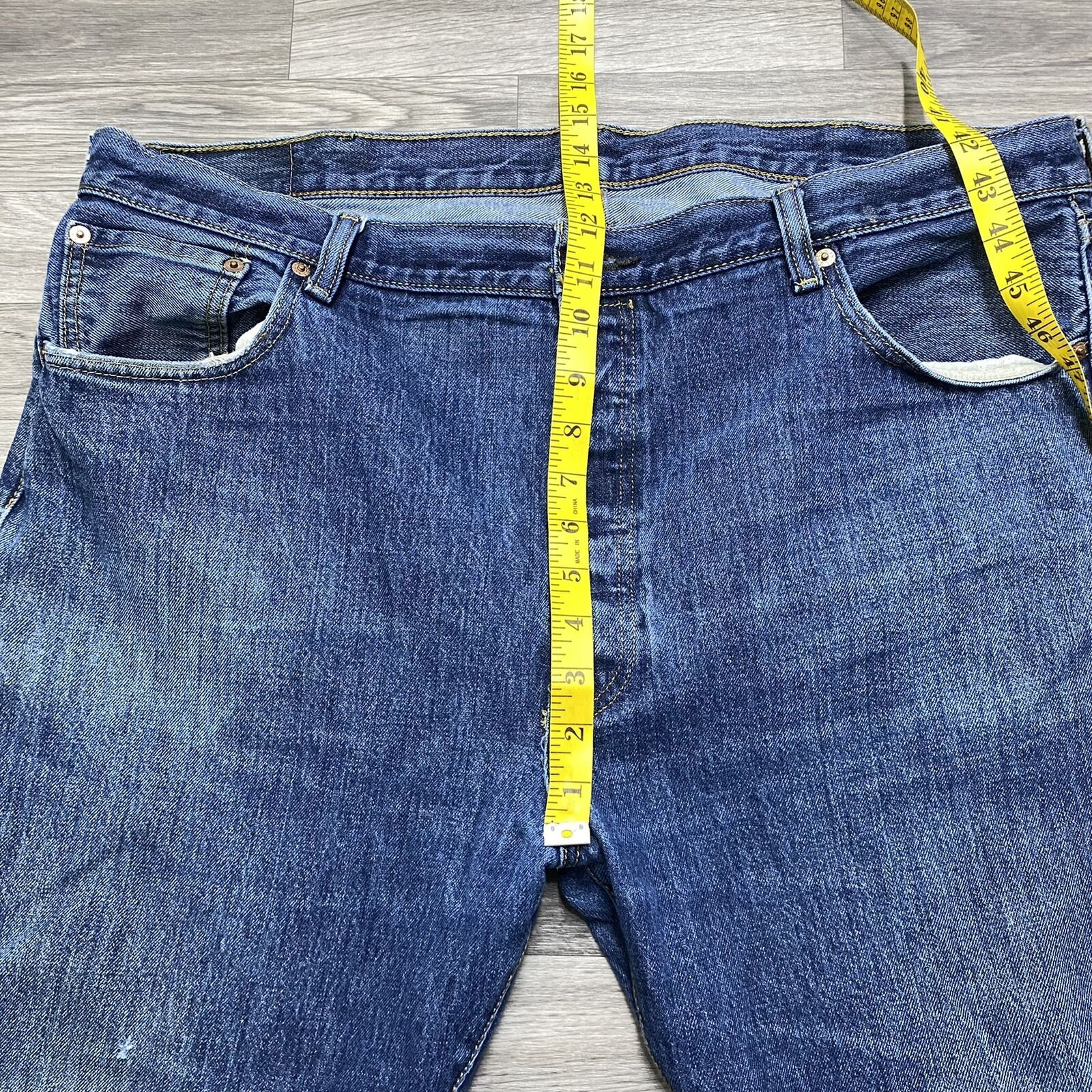 LEVI’S 501 Straight Leg Dark Wash Blue Denim Jeans Men’s Size W42 L30