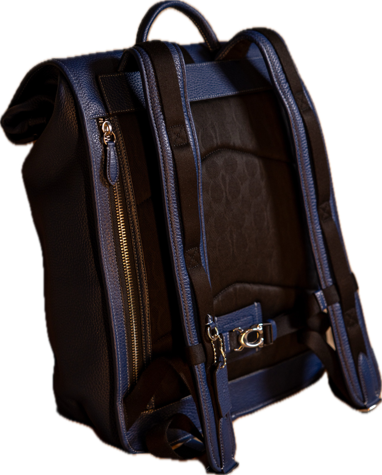 Coach backpack blue leather large shoulder size 17″/13″/6″. Expands top to 22″.