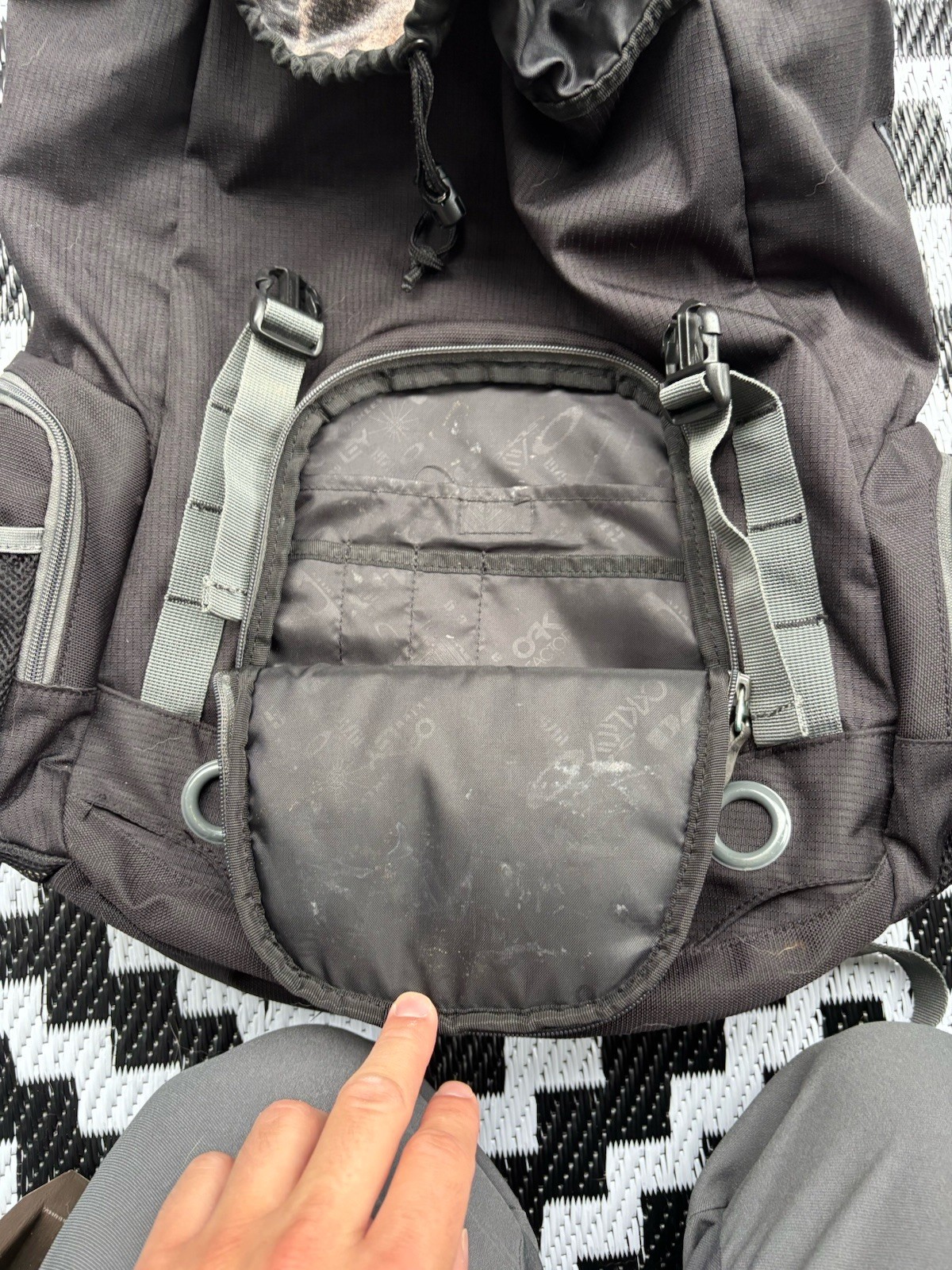 Oakley Backpack Black Gray Roll Top Drawstring Laptop School Travel Bag READ