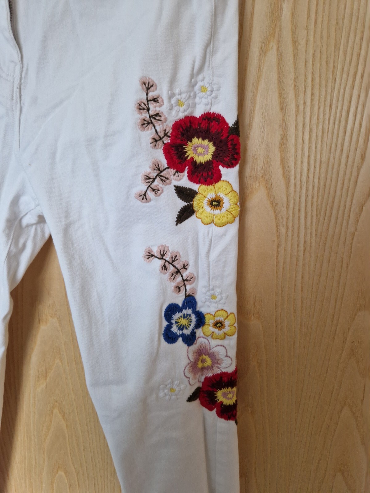 Matalan Floral print White Skinny Jeans Trousers. Cotton Ankle Length Size 10