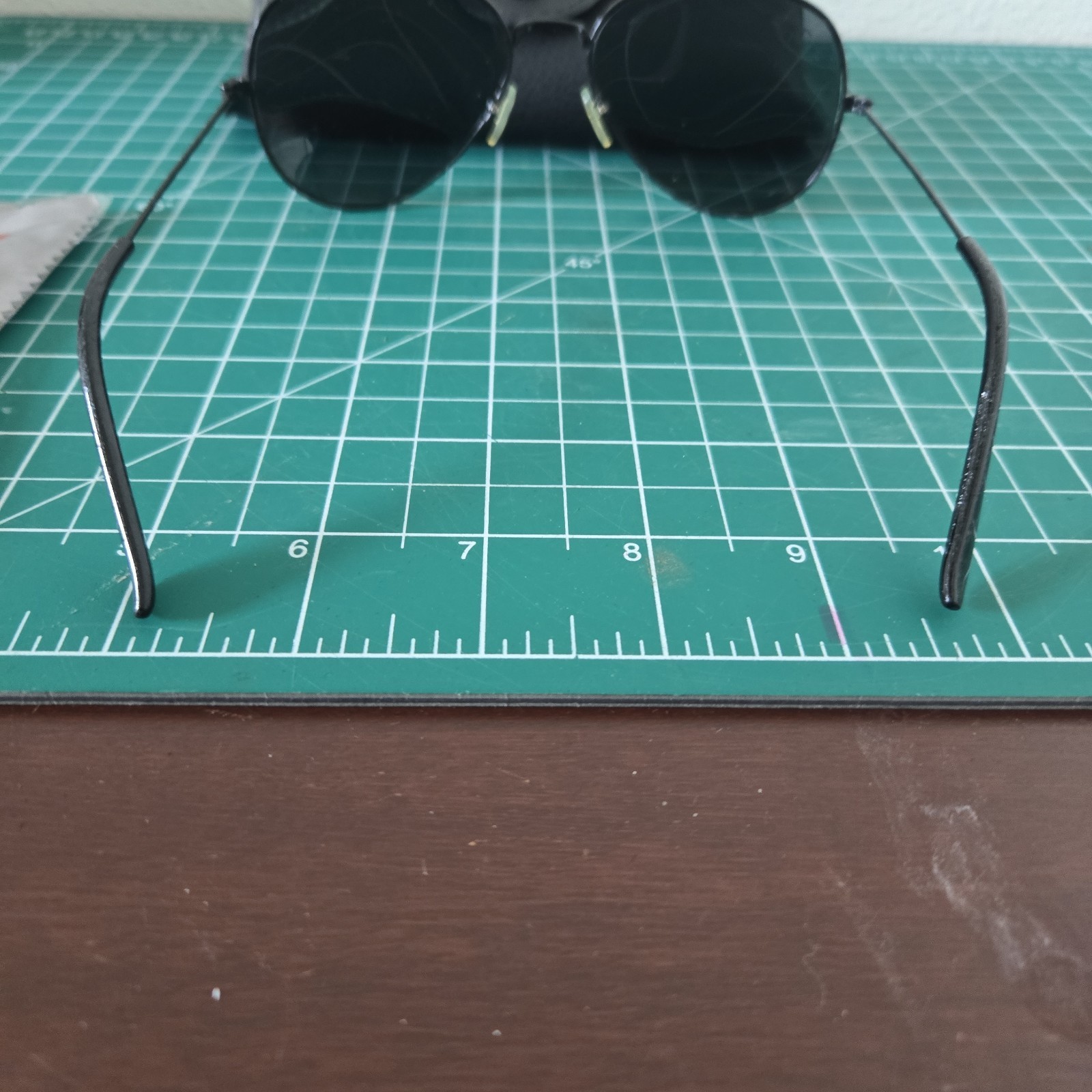 Ray Ban Aviator Black Frame Dark lenses w Case Marks on Right Ear Piece